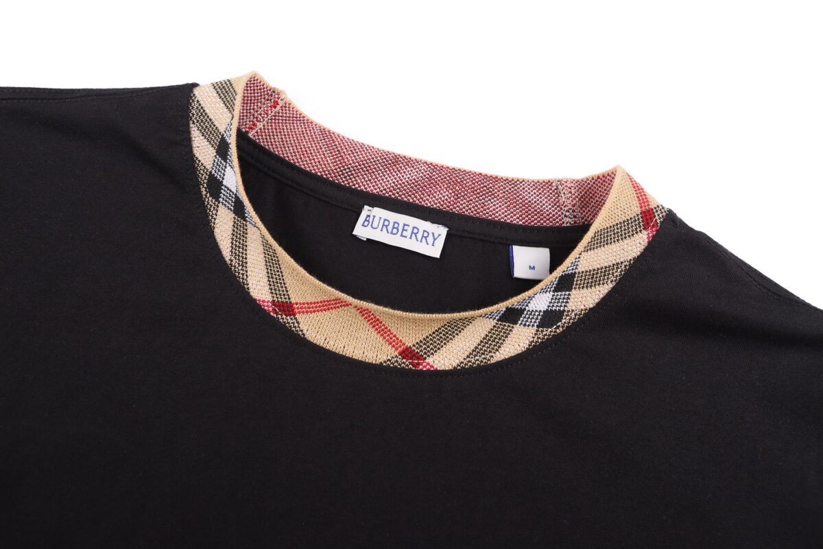 P65 款号：mm130 BURBERRY 巴宝莉25SS圆领格纹装饰棉质短袖T恤衫 -正品4050购入 -32支双股平纹匹马棉220克 -扁机罗纹 -罗纹提花 -面料酵洗 -定制1：1商标 -尺码：S M L XL