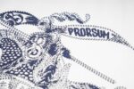 P80 BBR26fw圆领短袖T恤打底衫 元素性的Logo徽章凸显休闲时尚魅力,依然独领时尚风骚.内搭好伴侣… 客供高支弹力针织100%液氨空气层面料,平整匀称的针织轻薄清爽,柔软舒适,透气性极佳.简洁而富有独特魅力.直裁版型更为适合搭配各种潮流时尚造型. 采用器械印花 质感突显,为时尚运动休闲带来全新体验. 尺码： XS S M L