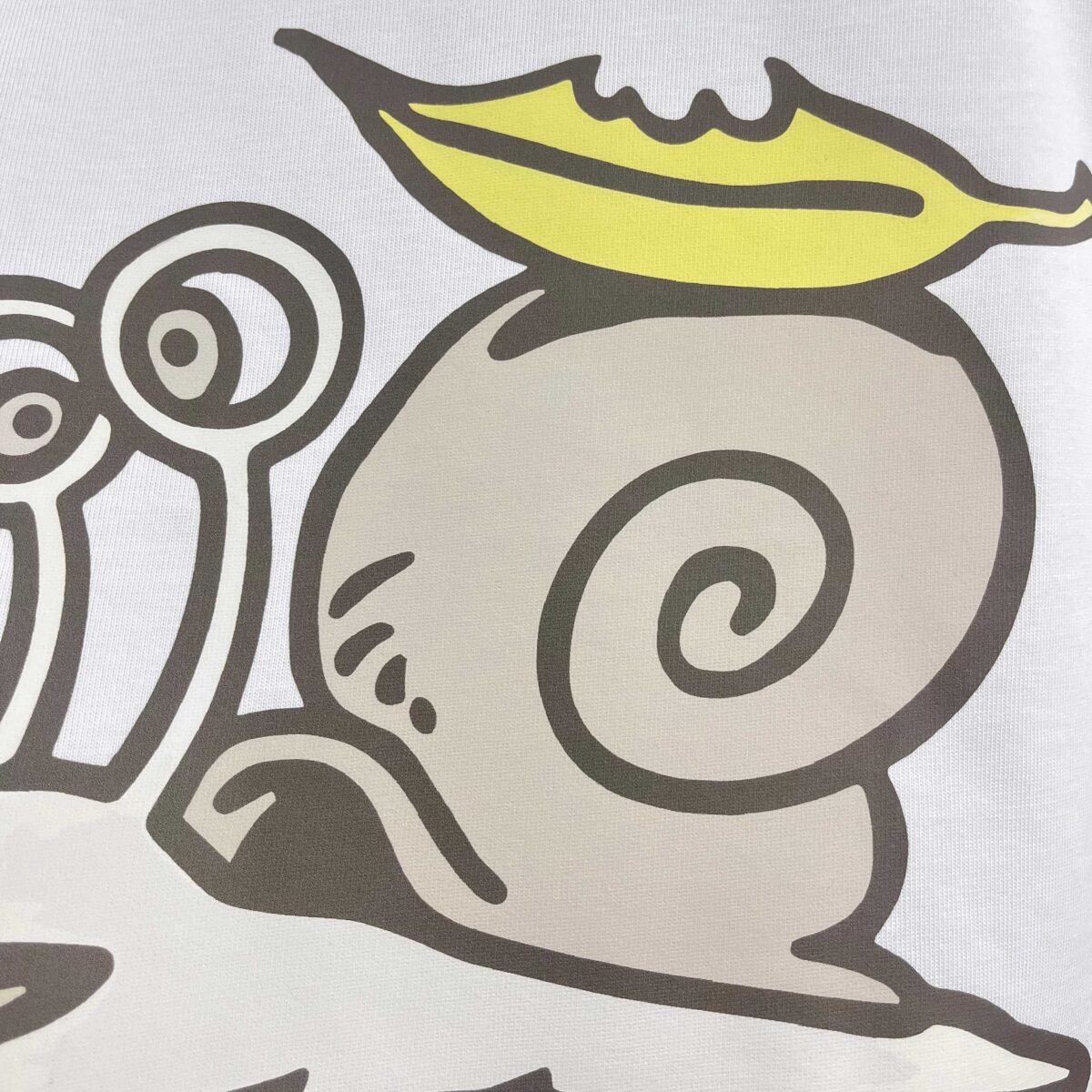 P80 BBR 巴*莉 2026春夏款 经典官网柜子版 蜗牛卡通图形字母个性logo印花 定制双纱平纹纯棉面料 短袖T恤 男女同款 尺码： S （90-130斤） M （120-150斤） L （140-165斤） XL （160-180斤） XXL （180-210斤） 颜色：黑色 白色 酒红色