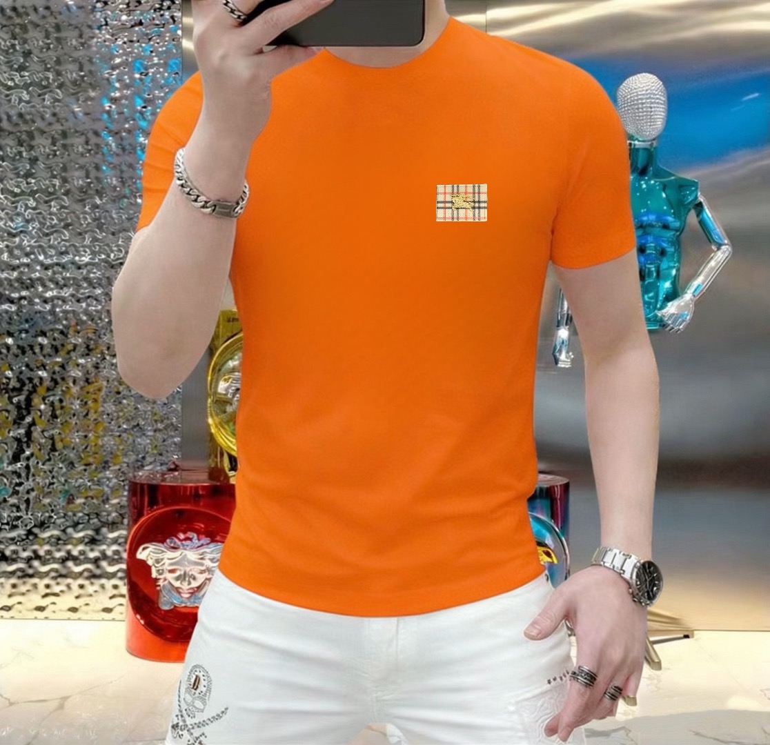 weigou_202079_2_b8a21cb51d P70 品牌: 巴宝莉 (胖子福音)原单男士休闲短袖T恤,2026春夏新品,定制胸前顶级logo 工艺、搭配整件细节 品质及剪裁设计都堪称一流,定制进口丝光棉面料!型格十足,配色轻熟百搭。M-5XL(穿到220斤)