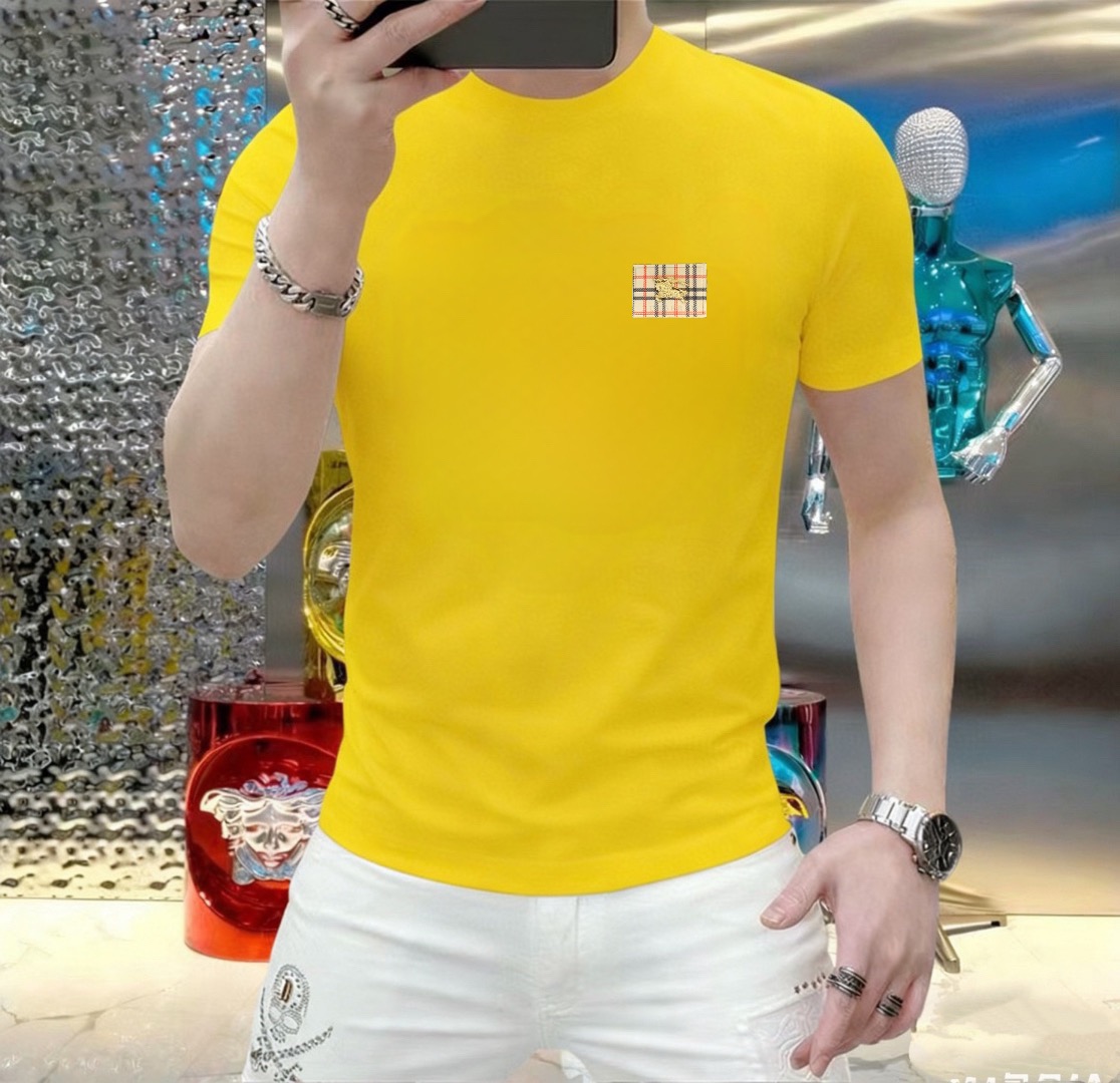 weigou_202079_4_bd2addb9f4 P70 品牌: 巴宝莉 (胖子福音)原单男士休闲短袖T恤,2026春夏新品,定制胸前顶级logo 工艺、搭配整件细节 品质及剪裁设计都堪称一流,定制进口丝光棉面料!型格十足,配色轻熟百搭。M-5XL(穿到220斤)