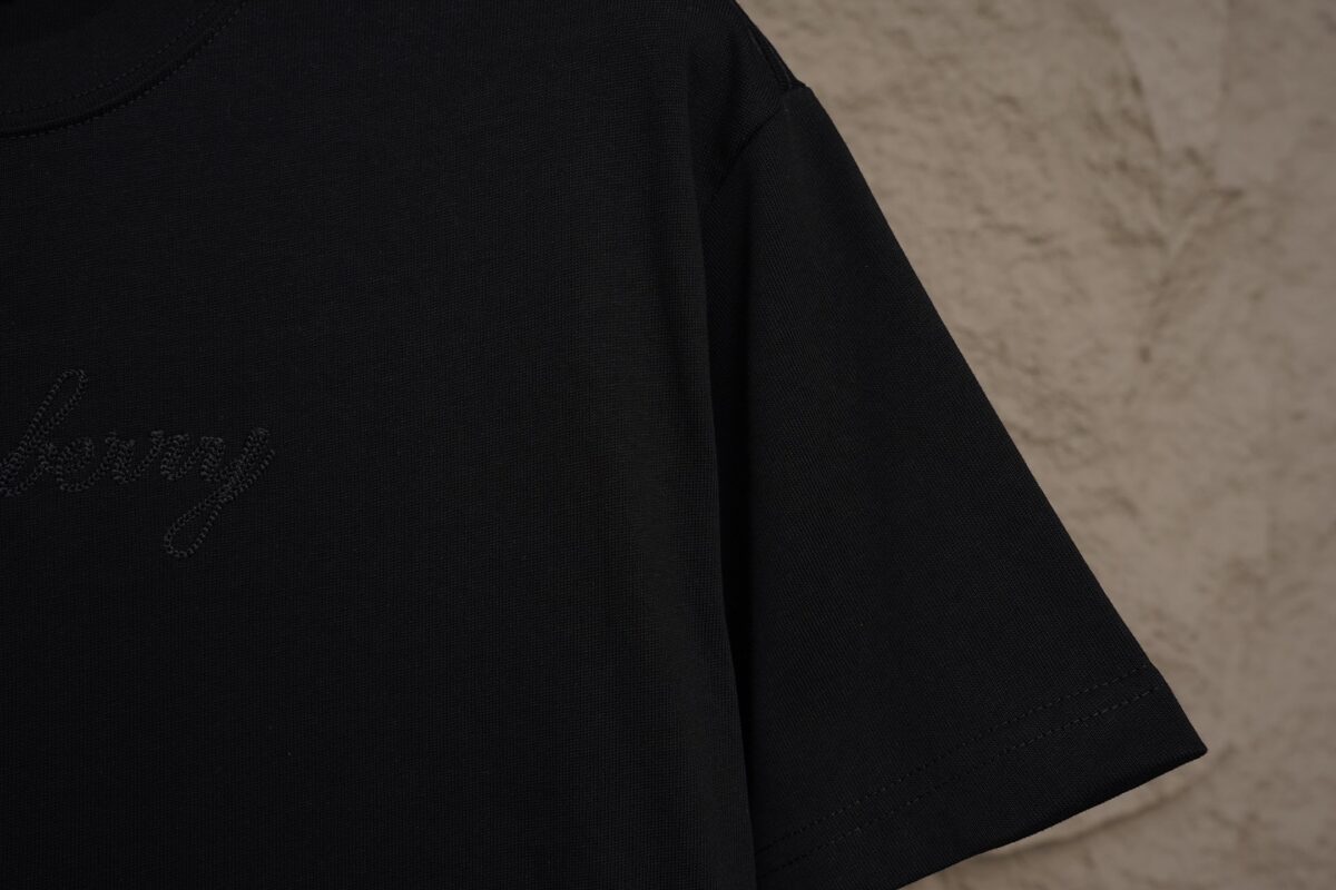 weigou_202197_8_66e4628443 P75 Burberry巴宝莉 《官网同款经典格纹贴布刺绣》胸前绣花 logo 背后格纹贴布字母 logo 刺绣 双纱纯棉短袖 2026ss 早春官方同步 高版本 高品质 时尚个性 百搭潮流 纯原品质 原版面料 吊牌 领标 水洗麦 三标齐全 颜色:黑色 白色 码数:S一2XL
