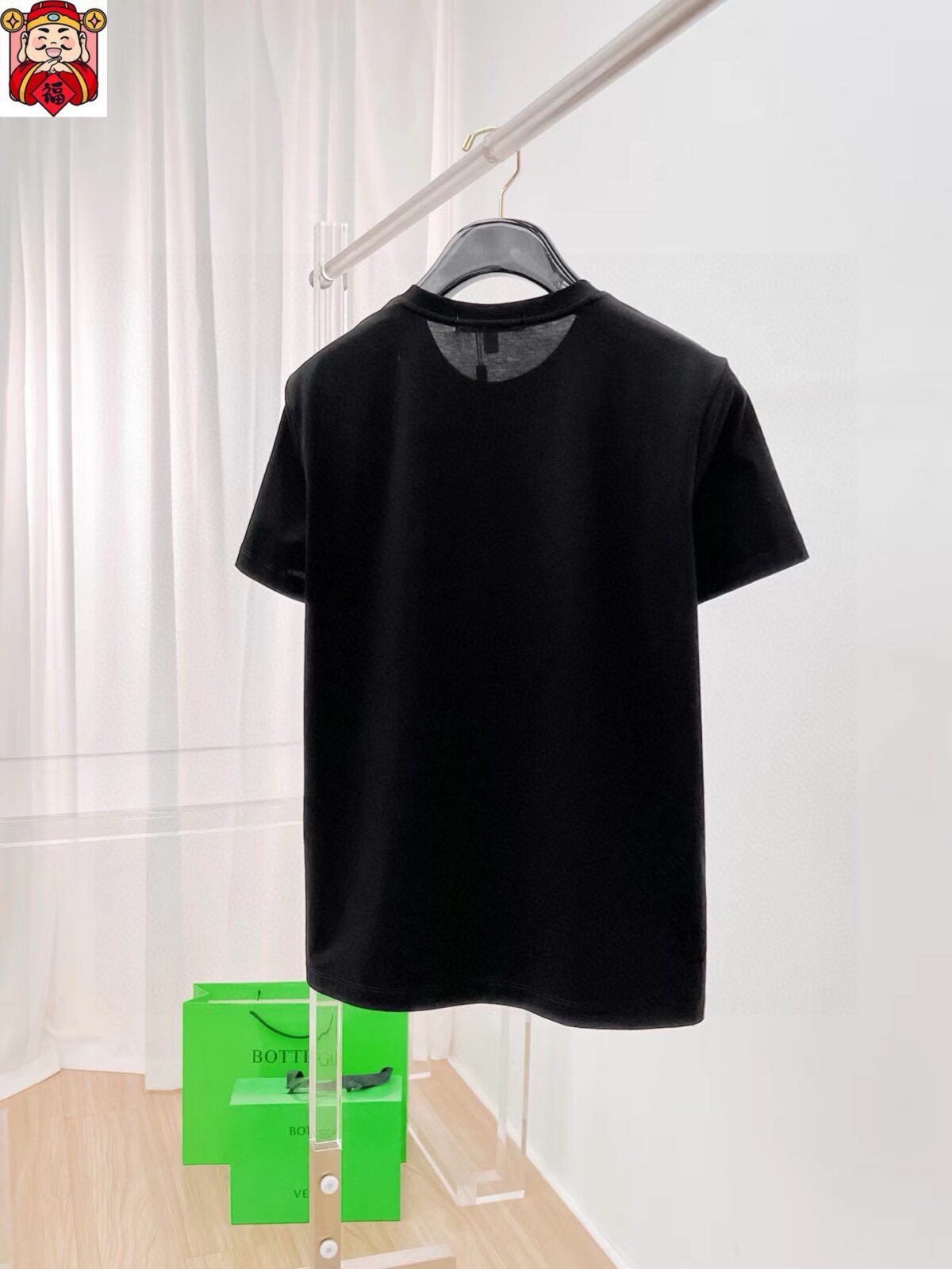 P70 品牌： 巴宝莉 (胖子福音)原单男士休闲短袖T恤，2026春夏新品，定制胸前顶级logo 工艺、搭配整件细节 品质及剪裁设计都堪称一流，定制进口丝光棉面料！型格十足，配色轻熟百搭。M-5XL(穿到220斤)