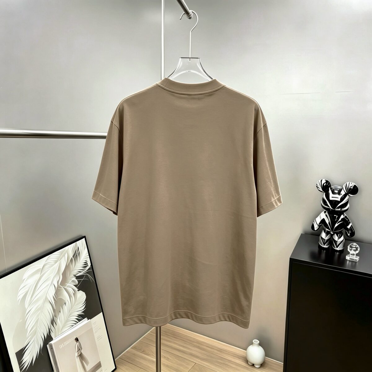 P75 bbr～巴宝刺绣logo字母3D立体刺绣🪡艺术感满满， 2026春夏新款 280g7A抗菌短袖tee 负离子上身十分舒适，男女同款，落肩宽松版型 颜色: 黑色 白色 咖啡色 尺码：S（90-130斤） M（125-150斤） L（135-165斤） XL（160-190斤） XXL（185-220斤）