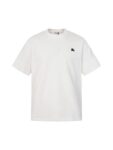 P75 Burberry巴宝莉 经典胸前logo短袖T恤 选用客供定制针织100%纯棉面打造,面料手感细腻，厚实有质感的纯棉布 高密度的机织工艺，如棉絮般柔紧致舒适 有挺括感，上身十分显型~ 精致饱满有质感将品牌的档次感完美呈现，无论内搭还是单穿都超级有型 宽松版型裁剪，随意上身！ 颜色：黑色，白色 尺码：S-XL