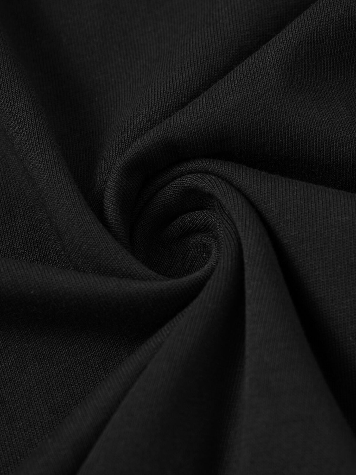 P75 Burberry巴宝莉 经典胸前logo短袖T恤 选用客供定制针织100%纯棉面打造,面料手感细腻，厚实有质感的纯棉布 高密度的机织工艺，如棉絮般柔紧致舒适 有挺括感，上身十分显型~ 精致饱满有质感将品牌的档次感完美呈现，无论内搭还是单穿都超级有型 宽松版型裁剪，随意上身！ 颜色：黑色，白色 尺码：S-XL