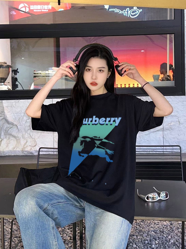 P70 Burberry/巴宝莉 印花Logo百搭潮流短袖T恤男女同款 吊牌 领标 水洗唛 三标齐全 定织定染280克精梳棉面料 尺码：S-XXL