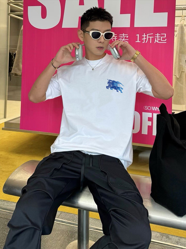 P70 Burber/巴宝莉 印花Logo百搭潮流短袖T恤男女同款 吊牌 领标 水洗唛 三标齐全 定织定染280克精梳棉面料 尺码：S-XXL