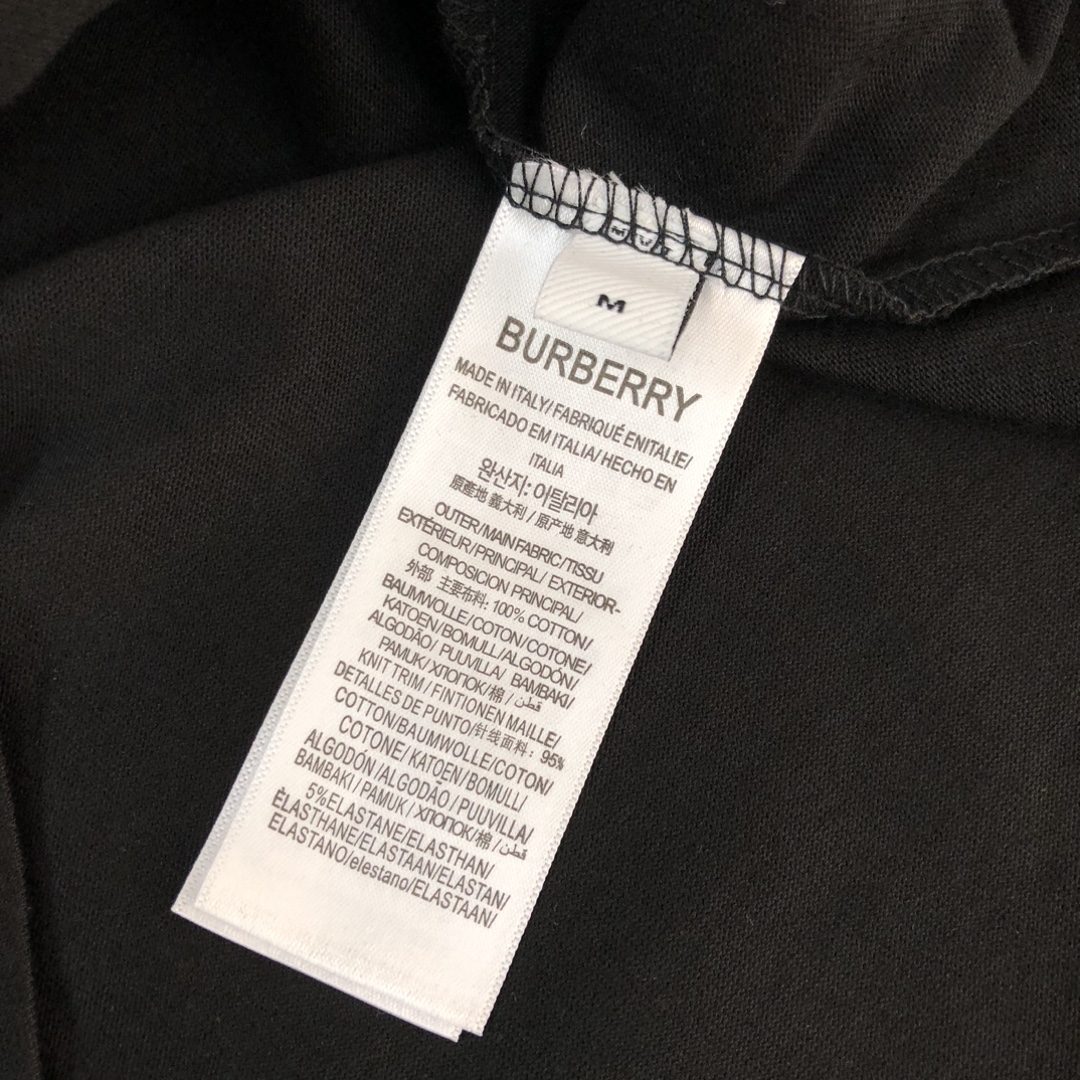 P75 Bur*berry 巴宝莉 26SS最新款战马骑士系列情侣款短袖T恤～品牌logo重工艺设计～面料上身舒适透气，不僵硬，修身的剪裁，采用高定定制纯棉面料！上身舒适有型，内搭单穿都完全没问题，时尚潮人必备！！！ 颜色：黑色 白色 码数：M-XXXL