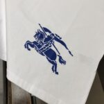 P75 Bur*berry 巴宝莉 26SS最新款战马骑士系列情侣款短袖T恤～品牌logo重工艺设计～面料上身舒适透气，不僵硬，修身的剪裁，采用高定定制纯棉面料！上身舒适有型，内搭单穿都完全没问题，时尚潮人必备！！！ 颜色：黑色 白色 码数：M-XXXL