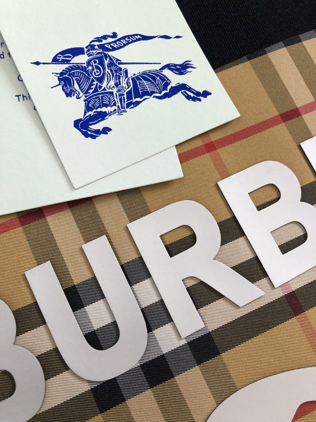 P75 BBR 2026SS春夏最新款圆领时尚短袖T恤，官网同步，定织定染300克重纯棉面料！贴肤舒适，耐看又好穿，经典简约logo设计，原厂工艺一丝不苟，型男必备单品 码数M-XXXL