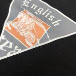 P75 💥 BURBERRY 巴宝莉 夏季新款圆领短袖T恤！270克重磅高端纯棉面料，手感质感都极完美！修身裁剪设计干净利落！时尚又好看！走线做工非常精致！版型效果超赞！而且透气性能超强！任何年龄阶段都可轻松驾驭，男士衣橱里必备的单品。 颜色： 米白 黑色 码数：M-3XL （下单请报身高体重）