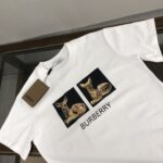 weigou_204015_2_ca204e8ede P75 💥 巴宝莉 夏季新款圆领短袖T恤!高端纯棉面料,手感质感都极完美!修身裁剪设计干净利落!时尚又好看!走线做工非常精致!版型效果超赞!而且透气性能超强!任何年龄阶段都可轻松驾驭,男士衣橱里必备的单品。 颜色: 白色 黑色 码数:M-3XL (下单请报身高体重)