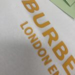 P75 💫 BURBERRY 巴宝莉 26SS新款男士圆领短袖 情侣T恤！ 高品质 🔥🔥时尚百搭潮款 定制进口面料 穿着舒适 透气 时尚不失个性 上身休闲随性 帅气有型 彰显大牌气质。三标齐全！！ 颜色：黑色 白色 灰色 尺码：M-XXXL