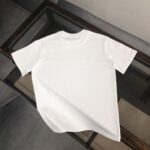 P75 💫 BURBERRY 巴宝莉 26SS新款男士圆领短袖 情侣T恤！ 高品质 🔥🔥时尚百搭潮款 定制进口面料 穿着舒适 透气 时尚不失个性 上身休闲随性 帅气有型 彰显大牌气质。三标齐全！！ 颜色：黑色 白色 灰色 尺码：M-XXXL