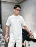 P75 bbr～刺绣战马logo图案，官方同款 2026春夏新款 280g7A抗菌短袖tee 负离子上身十分舒适，男女同款，落肩宽松版型 颜色: 黑色 白色 咖啡色 尺码：S（90-130斤） M（125-150斤） L（135-165斤） XL（160-190斤） XXL（185-220斤）