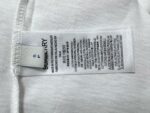 P70 【Burberry】巴宝莉 字母植绒T恤短袖 高版本 超级标志性品牌logo印花图案 搭配运动鞋清新舒适 逛街约会都适合 叠穿打底就很有博主范儿了 低调有品位 原版面料 260g高克重双纱100%精梳棉 螺纹定织定染无色差 出入专柜无压力 通肩拉条工艺 增加衣物清洗寿命 不变形 高版本数码印花工艺 不掉色色彩鲜艳 网红明星同款 不挑年龄不挑身材不挑性别 超级亮眼 时尚感爆棚 手感非常舒服 质感超强 时尚又个性 超级百搭好看的一款 人手必备款 情侣搭配更佳 吊牌 领标 水洗麦 三标齐全！！ 宽松版型 男女同款 颜色：黑 白 Size：XS-L
