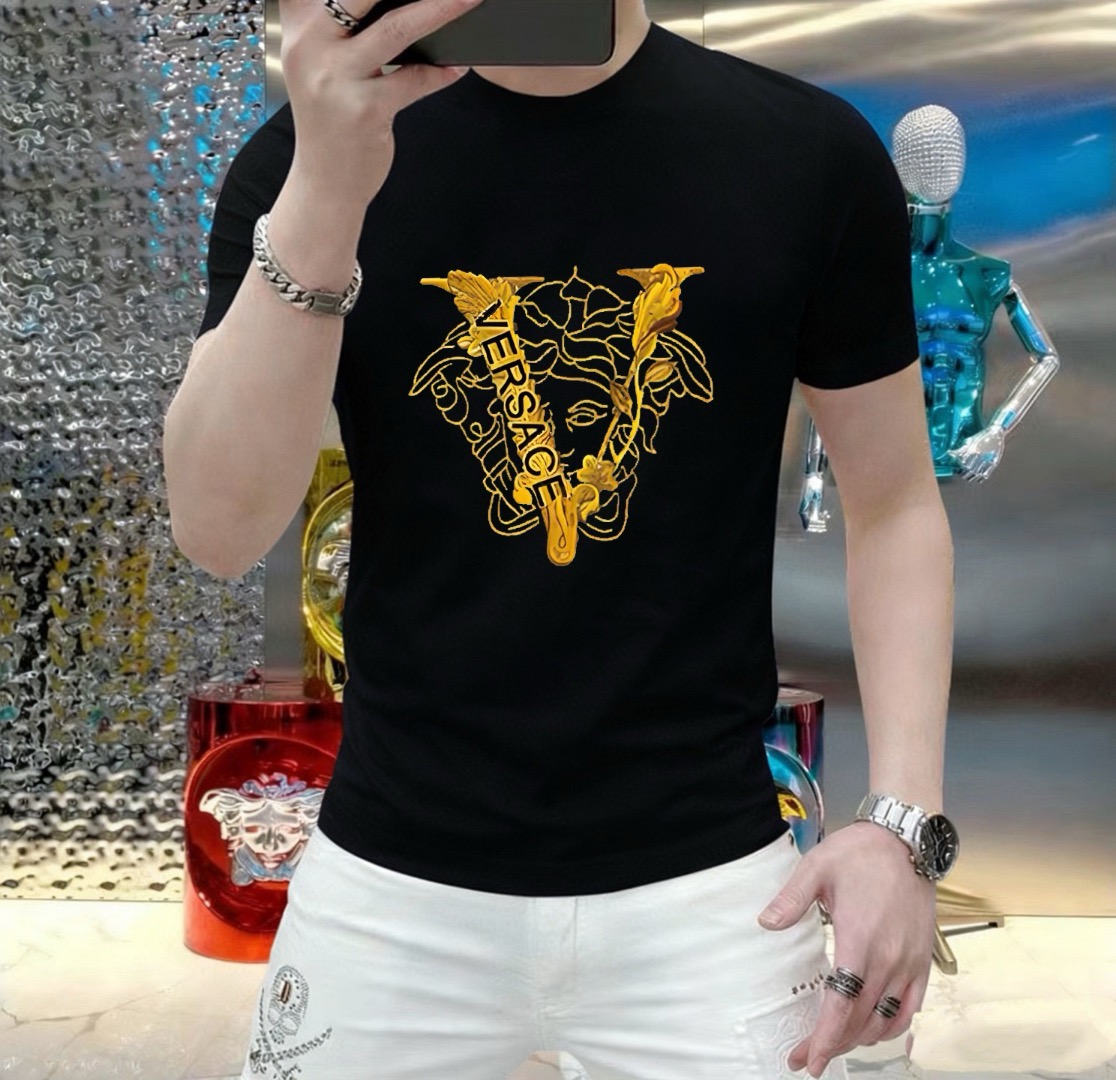 weigou_206192_0_e3349cc0cc P70 品牌: 范思哲 (胖子福音)原单男士休闲短袖T恤,2026春夏新品,定制胸前顶级logo 工艺、搭配整件细节 品质及剪裁设计都堪称一流,定制进口丝光棉面料!型格十足,配色轻熟百搭。M-5XL(穿到220斤)