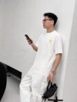 weigou_206242_8_4f5f3592a6 P75 Versace/范思哲 胸前人头logo刺绣 《区别通货面料》 7a抗菌短袖tee 上身十分舒适,男女同款半袖,落肩宽松版型 颜色: 黑色 白色 咖啡色 尺码:S(90-130斤) M(125-150斤) L(135-165斤) XL(160-190斤) XXL(185-220斤)