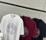 P80 VersAce*范家* 2026 春夏新款 经典字母简约烫钻 定制双纱平纹纯棉面料 短袖T恤 男女同款 颜色 ：黑色 白色 安哥拉红色 尺码： S （90-130斤） M （120-150斤） L （140-165斤） XL （160-180斤） XXL （180-210斤）