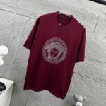 weigou_206740_4_78139544a4 P80 VersAce*范家* 2026 春夏新款 经典字母简约烫钻 定制双纱平纹纯棉面料 短袖T恤 男女同款 颜色 :黑色 白色 安哥拉红色 尺码: S (90-130斤) M (120-150斤) L (140-165斤) XL (160-180斤) XXL (180-210斤)