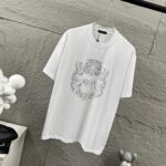 weigou_206788_1_9accd72511 P80 VersAce*范家* 2026 春夏新款 经典字母简约烫钻 定制双纱平纹纯棉面料 短袖T恤 男女同款 颜色 :黑色 白色 安哥拉红色 尺码: S (90-130斤) M (120-150斤) L (140-165斤) XL (160-180斤) XXL (180-210斤)