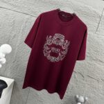 weigou_206879_1_8c3efe046d P80 VersAce*范家* 2026 春夏新款 经典字母简约烫钻 定制双纱平纹纯棉面料 短袖T恤 男女同款 颜色 :黑色 白色 安哥拉红色 尺码: S (90-130斤) M (120-150斤) L (140-165斤) XL (160-180斤) XXL (180-210斤)