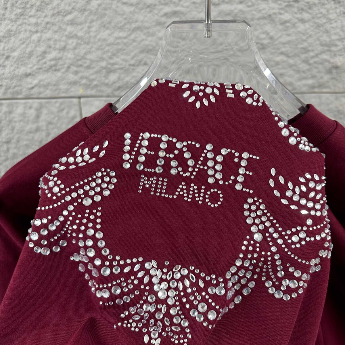 weigou_206879_8_2f5811a41f P80 VersAce*范家* 2026 春夏新款 经典字母简约烫钻 定制双纱平纹纯棉面料 短袖T恤 男女同款 颜色 :黑色 白色 安哥拉红色 尺码: S (90-130斤) M (120-150斤) L (140-165斤) XL (160-180斤) XXL (180-210斤)