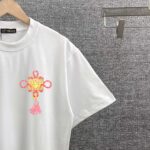 P80 Ver(范*思*哲)，2026春夏新款 新年限定美杜莎中国结印花圆领短袖T恤 寓意团圆美满，三标齐全 定制双纱平纹纯棉面料 短袖T恤 男女同款 颜色：黑色 白色 尺码： S （90-130斤） M （120-150斤） L （140-165斤） XL （160-180斤） XXL （180-210斤）
