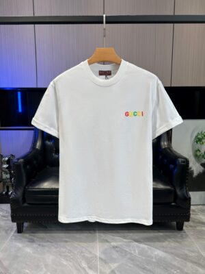 P65 GUCCI古奇 刺绣款 2026春夏经典圆领短袖T恤采用280克双纱精棉，衣服偏厚使整体高透气和柔软性，高版本，三标齐全！男女同款 颜色：白色 黑色 杏色 灰色 -尺码：S M L Xl