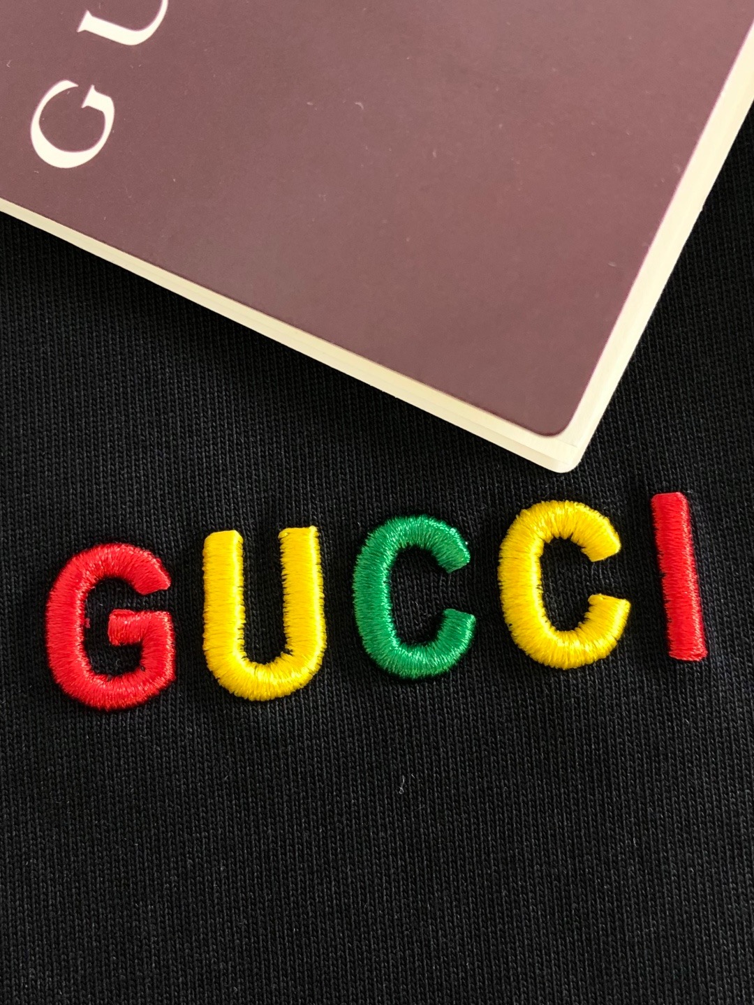 P65 GUCCI古奇 刺绣款 2026春夏经典圆领短袖T恤采用280克双纱精棉，衣服偏厚使整体高透气和柔软性，高版本，三标齐全！男女同款 颜色：白色 黑色 杏色 灰色 -尺码：S M L Xl