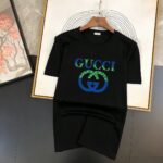 P70 品牌： 古奇 (胖子福音)原单男士休闲短袖T恤，2026春夏新品，定制胸前顶级logo 工艺、搭配整件细节 品质及剪裁设计都堪称一流，定制进口丝光棉面料！型格十足，配色轻熟百搭。M-5XL(穿到220斤)