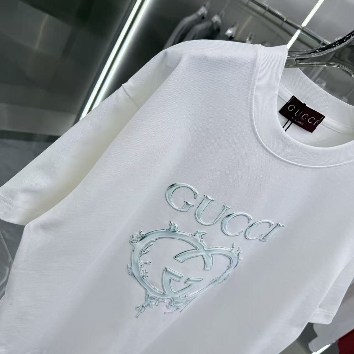 P80 GU 2026秋冬新款 3D立体硅胶 360克圆领短袖 实物很棒 男女同款宽松版 尺码S M L XL XXL 五个码 黑色 白色