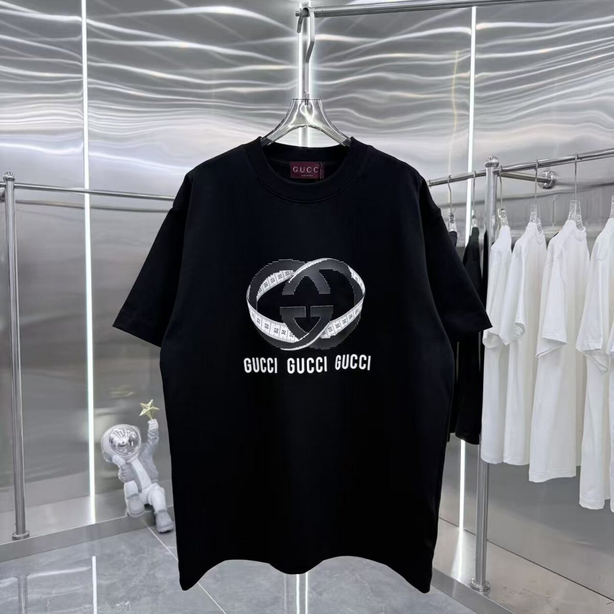 P80 GU 2026秋冬新款 3D立体硅胶 360克圆领短袖 实物很棒 男女同款宽松版 尺码S M L XL XXL 五个码 黑色 白色