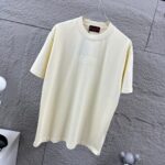 weigou_207530_1_5c24958705 P75 Gu* 古驰* 2026春夏新款 双G胸前Gucci字母. 刺绣工艺 短袖T恤 定制双纱平纹纯棉面料 男女同款 颜色:黑色 杏色 尺码: S (90-130斤) M (120-150斤) L (140-165斤) XL (160-180斤) XXL (180-210斤)