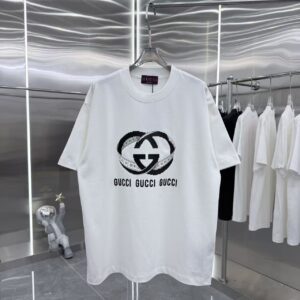 P80 GU 2026秋冬新款 3D立体硅胶 360克圆领短袖 实物很棒 男女同款宽松版 尺码S M L XL XXL 五个码 黑色 白色