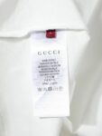 P80 【独家品质】 -GUCC 2026新款短袖T恤，采用300g高克重纯棉，柔软舒适，品牌辨识度超高计。版型简约百搭，日常休闲都能轻松驾驭，无论单穿还是内搭都很出彩。 颜色：黑色 白色 男女同款 码数：S-XL