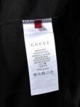P80 【独家品质】 -GUCC 2026新款短袖T恤，采用300g高克重纯棉，柔软舒适，品牌辨识度超高计。版型简约百搭，日常休闲都能轻松驾驭，无论单穿还是内搭都很出彩。 颜色：黑色 白色 男女同款 码数：S-XL