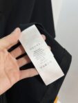 weigou_208089_8_a65541f845 P80 GUCCI/古驰 高品质320克圆领短袖T恤 品牌经典 锁扣铁链马匹🐴刺绣字母LOGO 男女同款 2026ss早春官方同步 高版本 高品质 时尚个性 百搭潮流 纯原品质 原版面料 吊牌 领标 水洗麦 三标齐全 颜色: 黑色.白色. 尺码:S M L XL