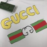 weigou_208196_4_8d9a529e0a P75 💥 GUCCI 古驰 夏季新款圆领短袖T恤!270克重磅高端纯棉面料,手感质感都极完美!修身裁剪设计干净利落!时尚又好看!走线做工非常精致!版型效果超赞!而且透气性能超强!任何年龄阶段都可轻松驾驭,男士衣橱里必备的单品。 颜色: 米白 黑色 码数:M-3XL (下单请报身高体重)