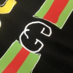 weigou_208222_6_2e88b96c0c P75 💥 GUCCI 古驰 夏季新款圆领短袖T恤!270克重磅高端纯棉面料,手感质感都极完美!修身裁剪设计干净利落!时尚又好看!走线做工非常精致!版型效果超赞!而且透气性能超强!任何年龄阶段都可轻松驾驭,男士衣橱里必备的单品。 颜色: 米白 黑色 码数:M-3XL (下单请报身高体重)