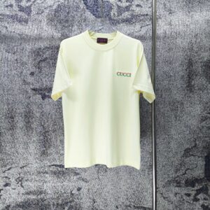 P75 GUCCI* 古驰* 2026新款 精致绣花小logo 300g短袖t恤 宽松版型男女同款 尺码 S M L XL XXL 黑色 浅黄色 紫色 湖水绿