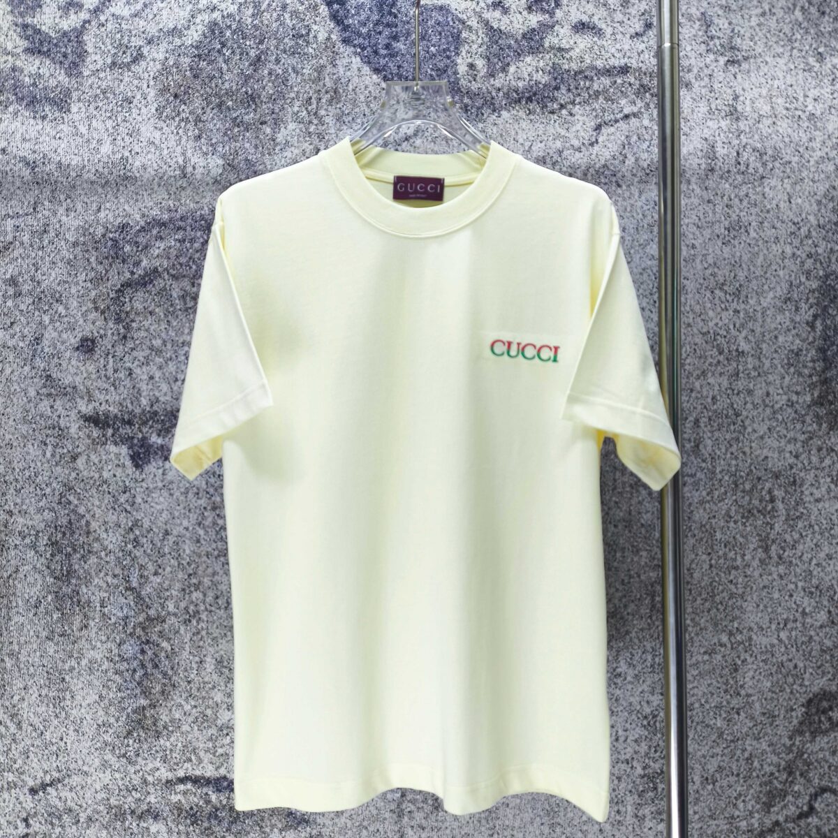 P75 GUCCI* 古驰* 2026新款 精致绣花小logo 300g短袖t恤 宽松版型男女同款 尺码 S M L XL XXL 黑色 浅黄色 紫色 湖水绿