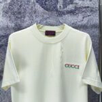 P75 GUCCI* 古驰* 2026新款 精致绣花小logo 300g短袖t恤 宽松版型男女同款 尺码 S M L XL XXL 黑色 浅黄色 紫色 湖水绿