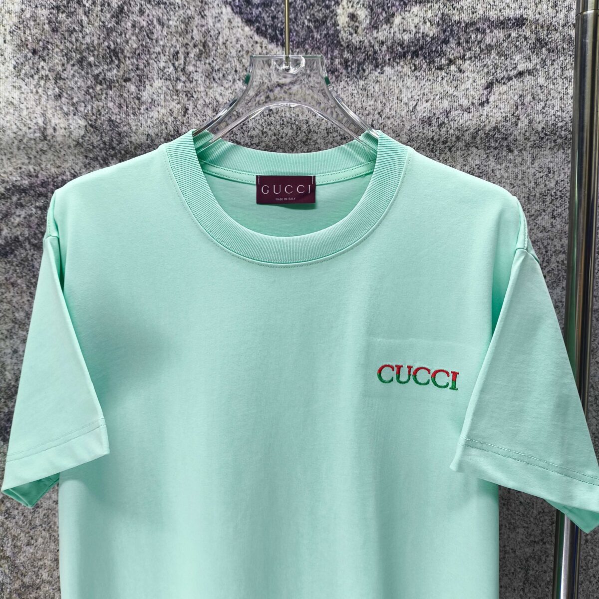 P75 GUCCI* 古驰* 2026新款 精致绣花小logo 300g短袖t恤 宽松版型男女同款 尺码 S M L XL XXL 黑色 浅黄色 紫色 湖水绿