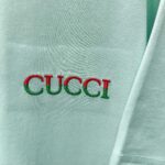 P75 GUCCI* 古驰* 2026新款 精致绣花小logo 300g短袖t恤 宽松版型男女同款 尺码 S M L XL XXL 黑色 浅黄色 紫色 湖水绿