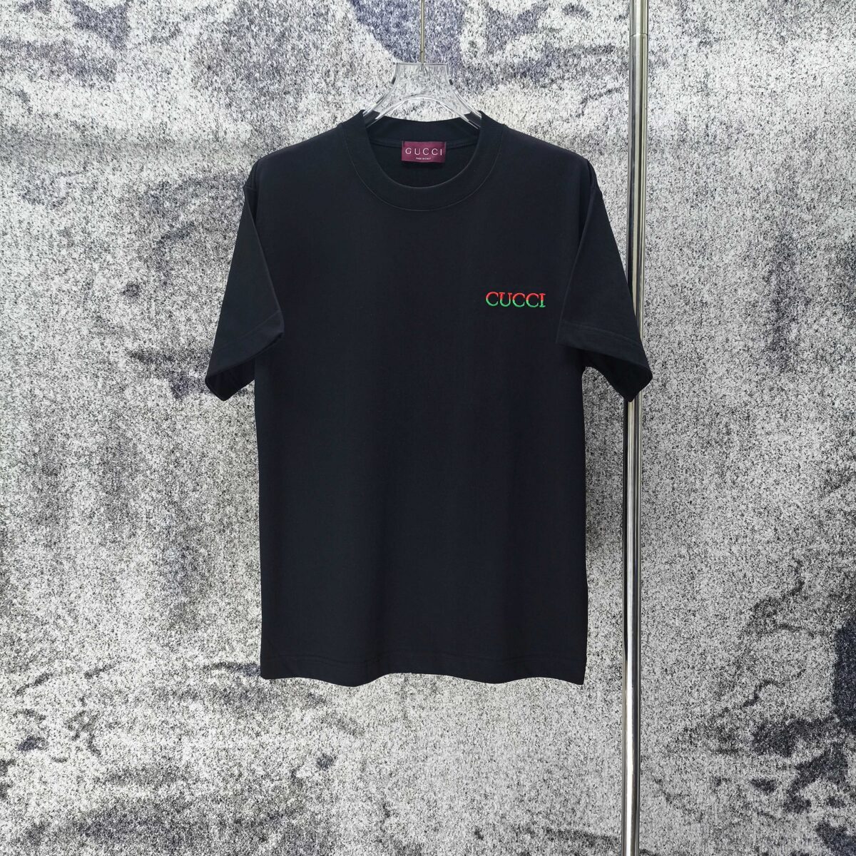 P75 GUCCI* 古驰* 2026新款 精致绣花小logo 300g短袖t恤 宽松版型男女同款 尺码 S M L XL XXL 黑色 浅黄色 紫色 湖水绿