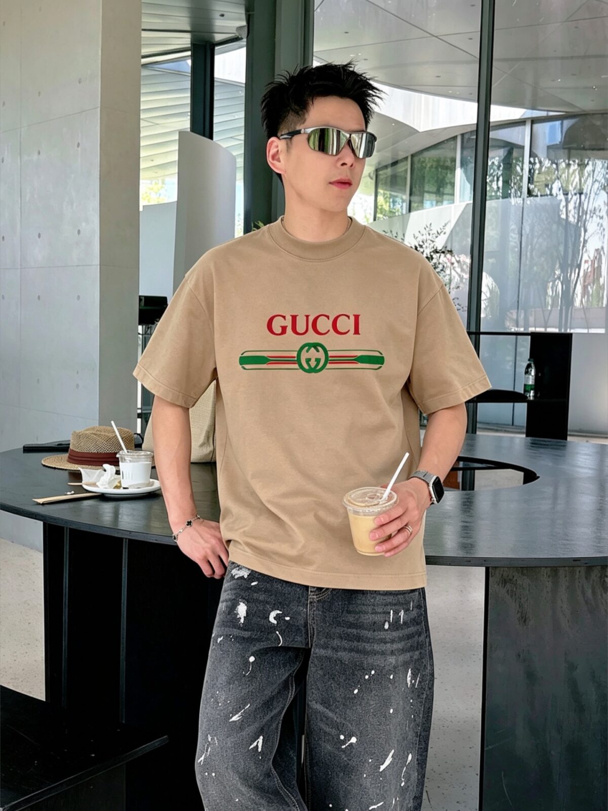 weigou_208774_6_d04a679ce3 P80 gucc~古奇 厚板字母滴胶, 《区别通货面料》双纱 7A抗菌短袖tee 上身十分舒适,男女同款半袖,落肩宽松版型 颜色: 黑色 白色 咖啡色 尺码:S(90-130斤) M(125-150斤) L(135-165斤) XL(160-190斤) XXL(185-220斤)