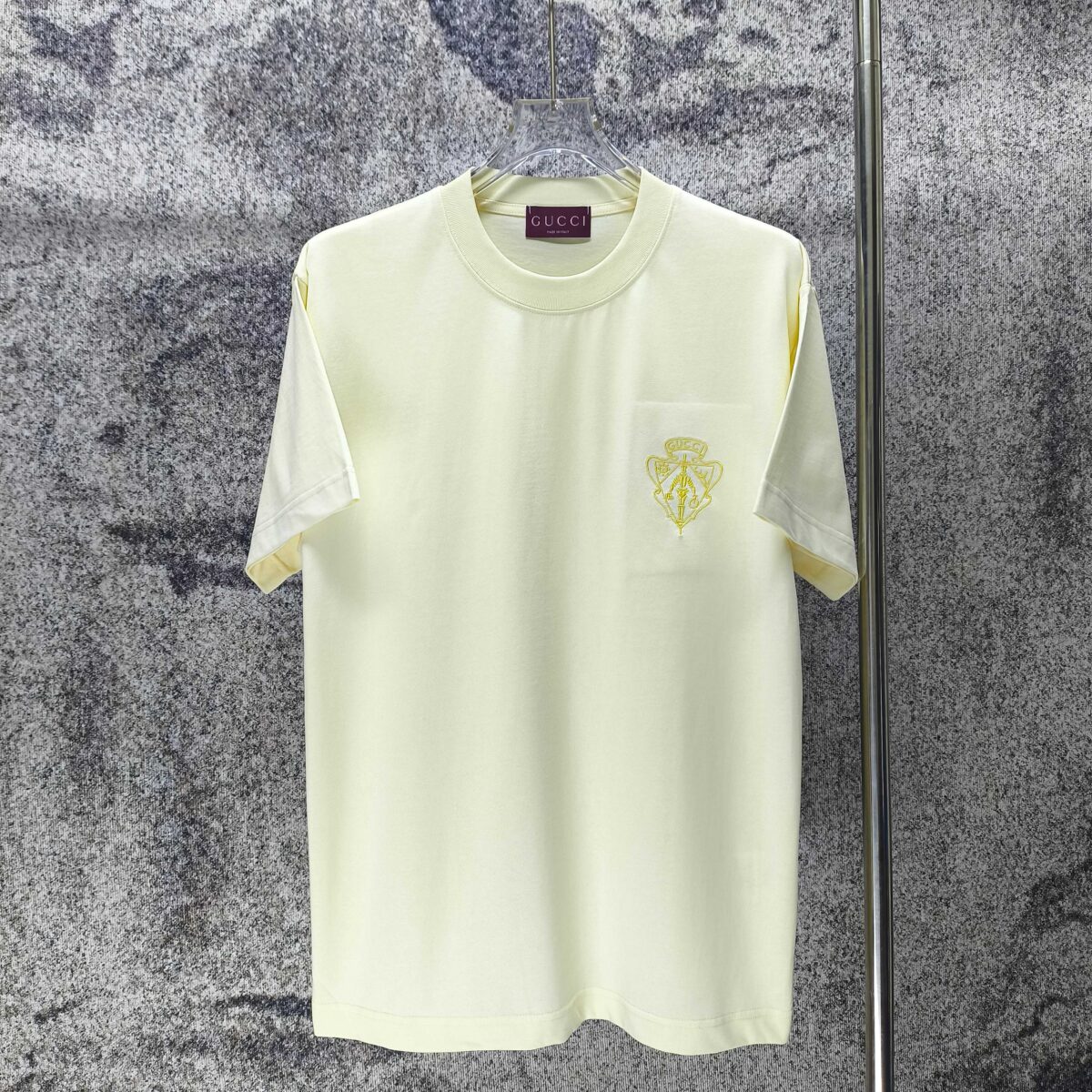 P75 GUCCI* 古驰* 2026新款 精致绣花小logo 300g短袖t恤 宽松版型男女同款 尺码 S M L XL XXL 黑色 浅黄色 紫色