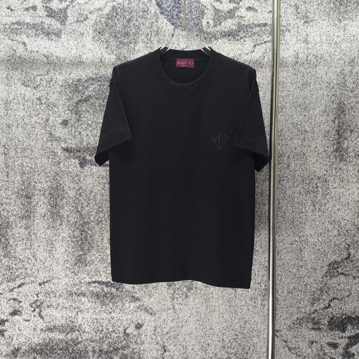 P75 GUCCI* 古驰* 2026新款 精致绣花小logo 300g短袖t恤 宽松版型男女同款 尺码 S M L XL XXL 黑色 浅黄色 紫色